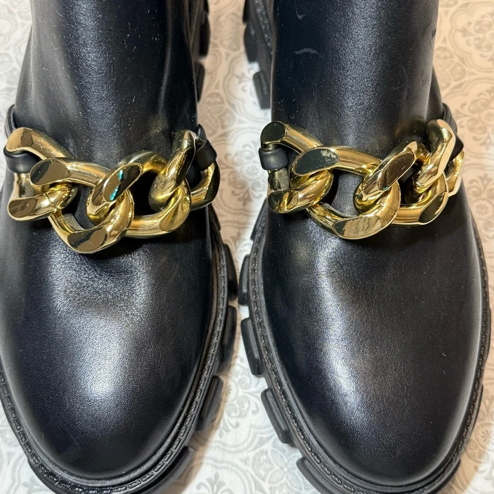 MICHAEL MICHAEL KORS Women's Scarlett Lug Sole Chain Chelsea Booties Size 8.5